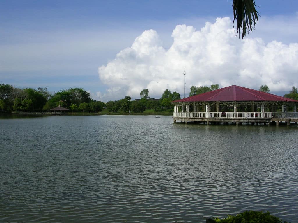 Tasik Serian, nice place to jog,fish and walk walk....