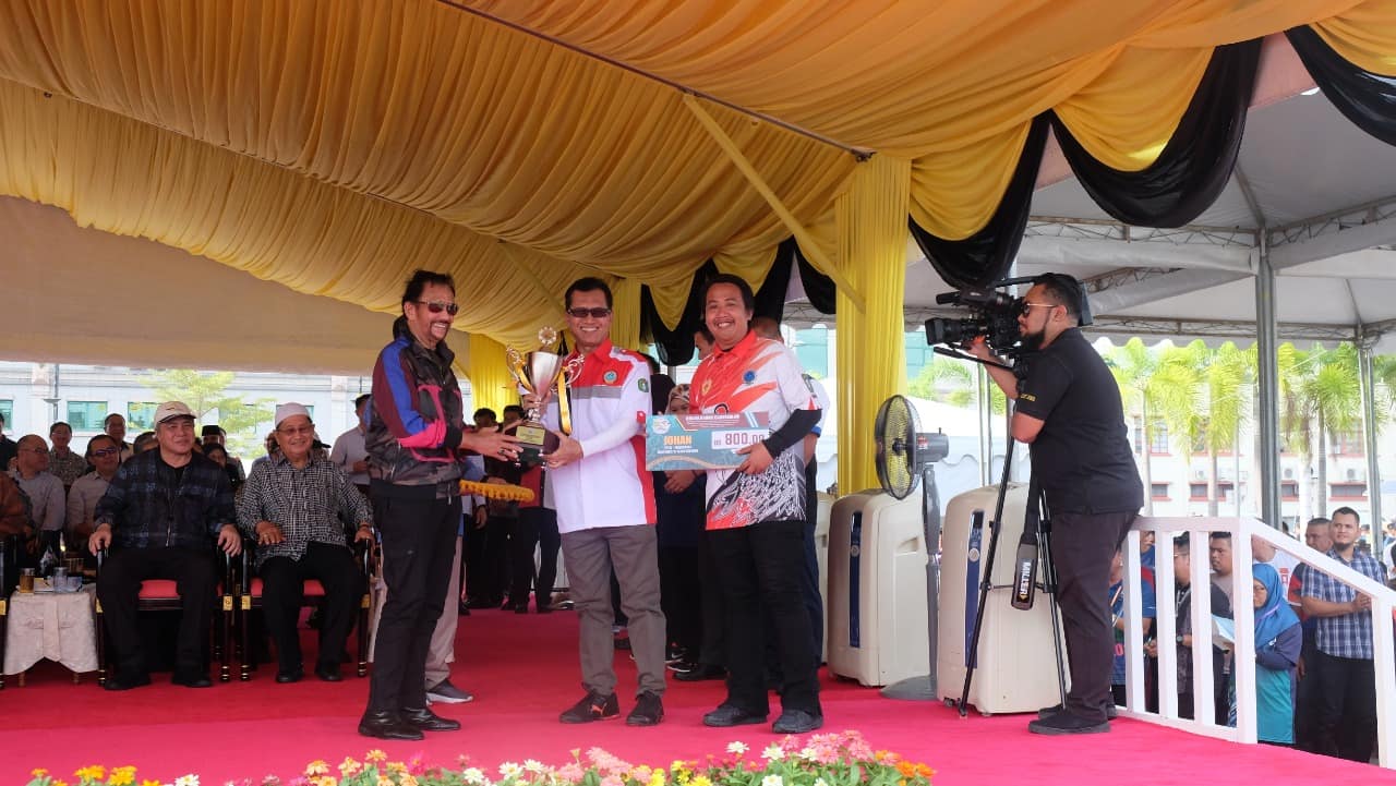44 young Indonesian athletes won four titles at the 2019 Brunei Darussalam Regata rowing competition at Bandar Seri Begawan, Sunday, August 25, 2018. It is the West Kalimantan All Indonesia Rowing Sport Association (PODSI) representing Indonesia against representatives from Brunei, Sarawak - Malaysi