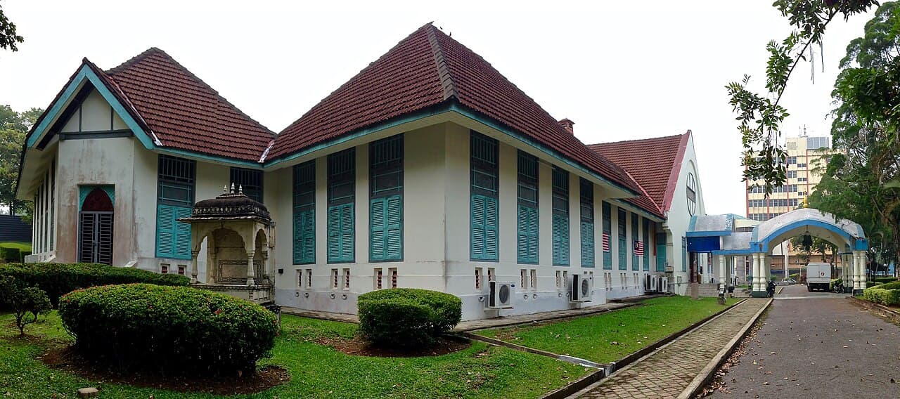 The restored colonial-era Madrasah Melayu building housing the Islamic Heritage Museum in Kuching
