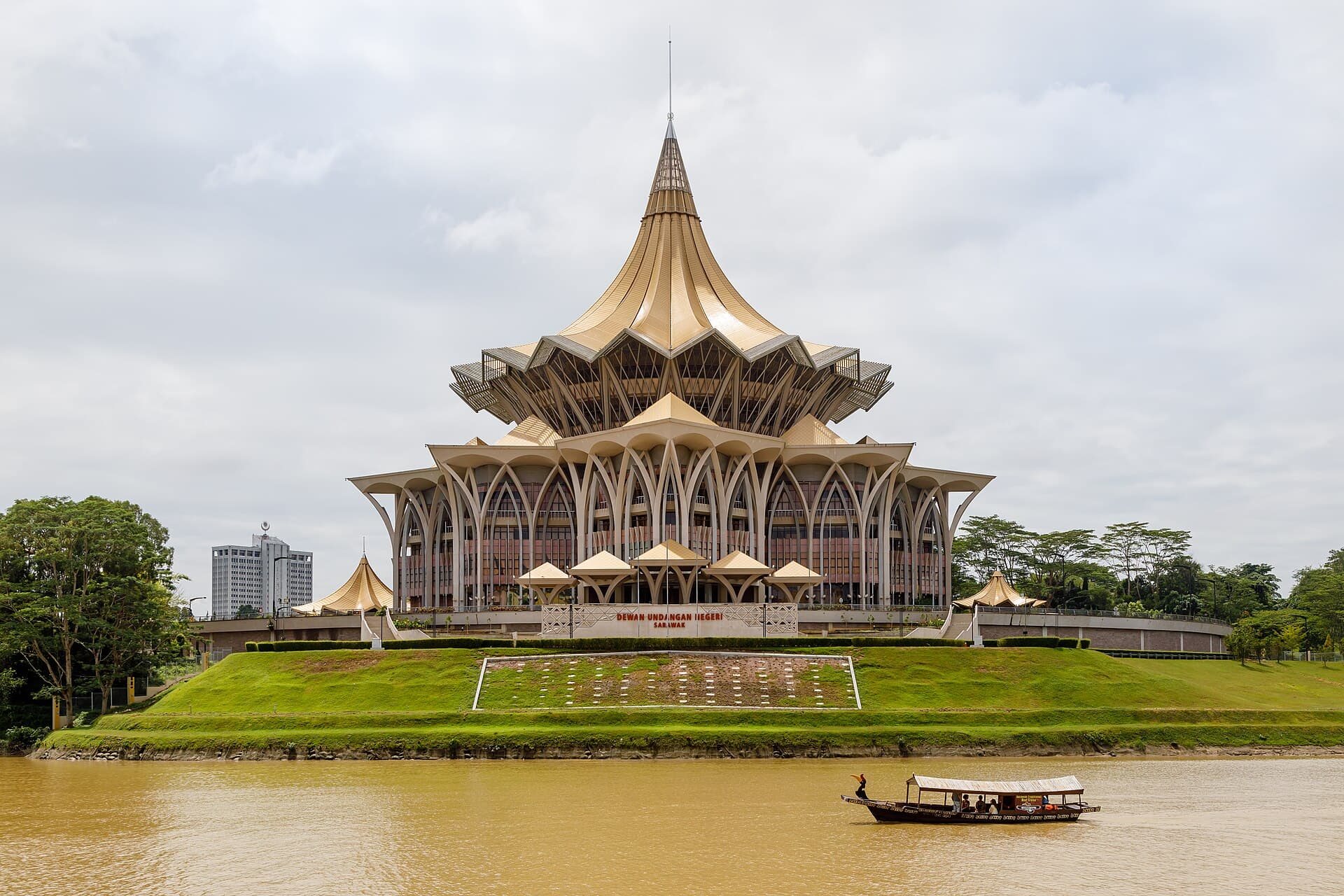 Kuching, Sarawak, Malaysia: Sarawak State Assembly building ( Dewan Undangan Negeri Sarawak )