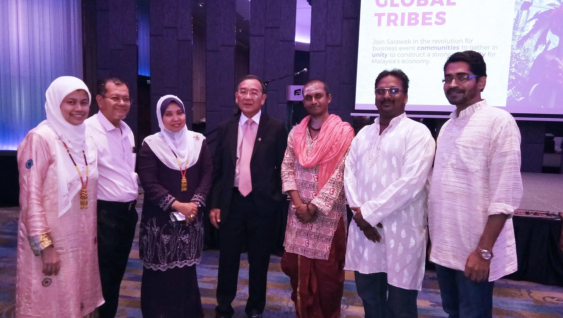 Murugan with Minister of Tourism, Art, Culture, Youth and Sports Dato Sri Haji Abdul Karim Rahman Hamzah and delegates from the University of Malaya, at the Redefining Global Tribes organized by Sarawak Convention Bureau in Kuala Lumpur, 2017.
